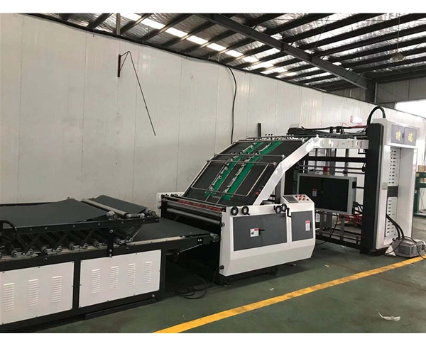 紙(zhǐ)箱生産(chan)車間